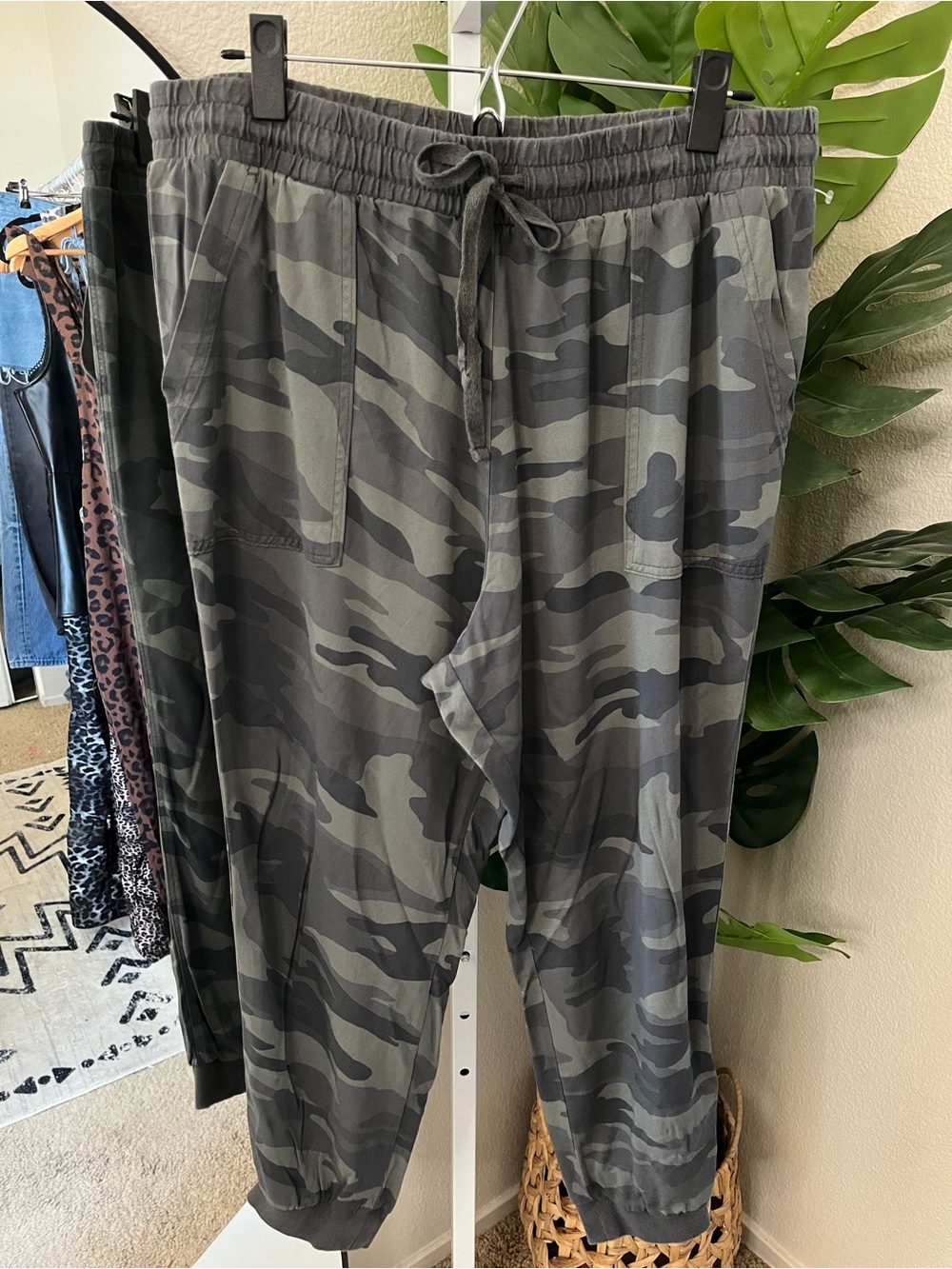 💚 Camo Lounge Athleisure Jogger Pants XL | Splendid